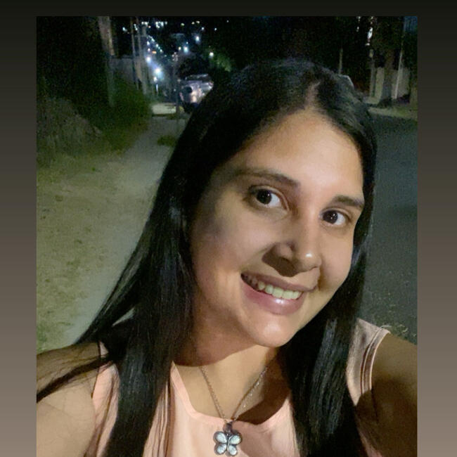 Babysitter in Salto: Camila