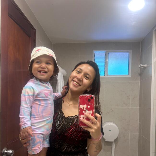 Babysitter in Panama City: Nicole