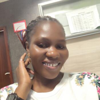 جليسة أطفال في الدوحة: Brenda