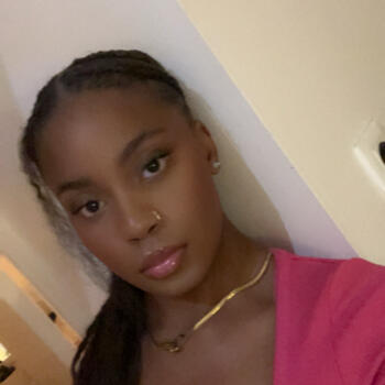 Babysitter in Riom: Kellya