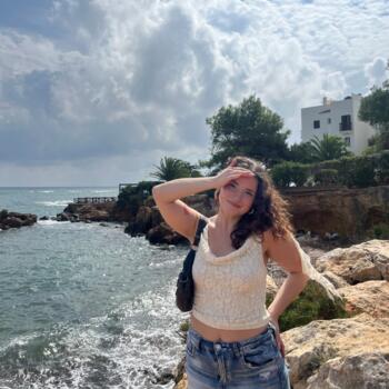 Canguro en Valencia: Simona