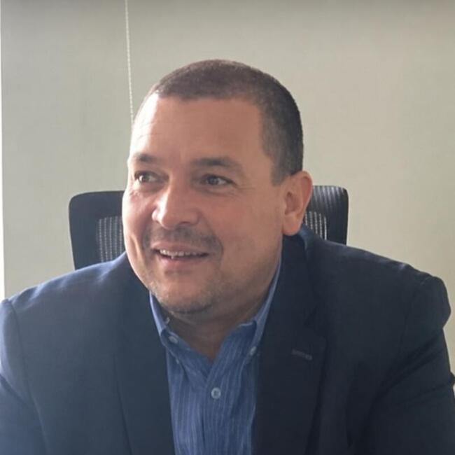 Trabajo para niñera en Medellín: JORGE ROBINSON