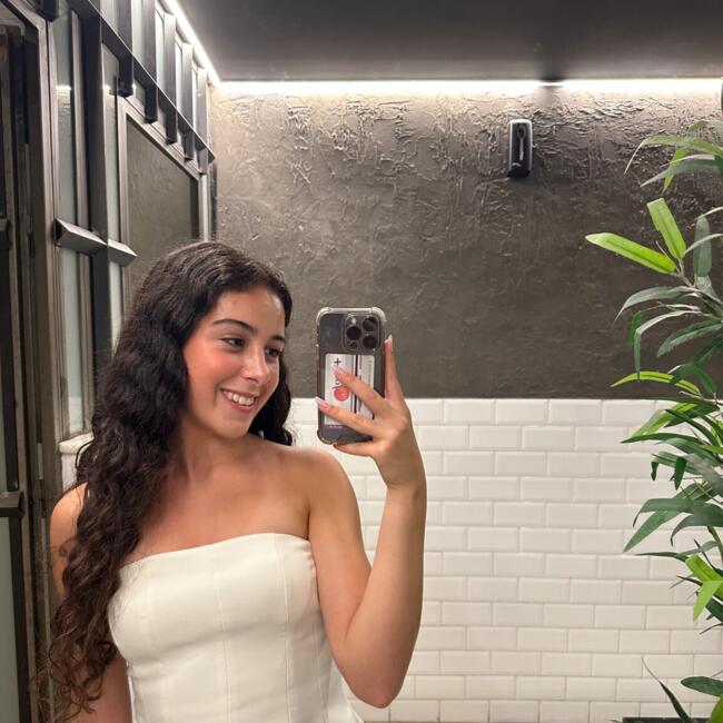 Babysitter in Llanera: Andrea