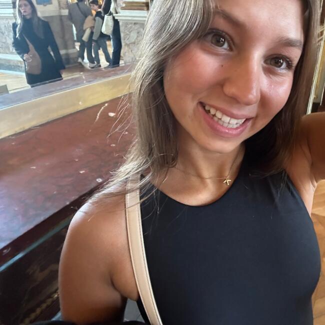 Babysitter in Massy: Daura