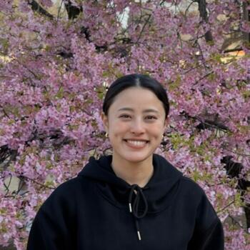 Babysitter Wallasey: Hinako