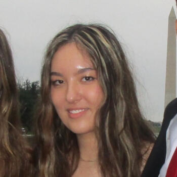 Babysitter in Chantilly: Jasmine