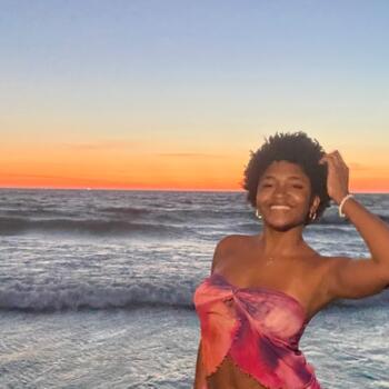 Babysitter in Boulogne-Billancourt: Jade