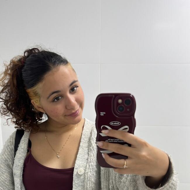 Babysitter in Londrina: Sofia Lirio