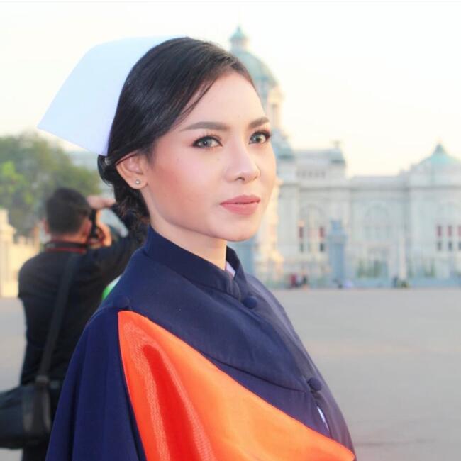 Babysitter in Bangkok: Nanny