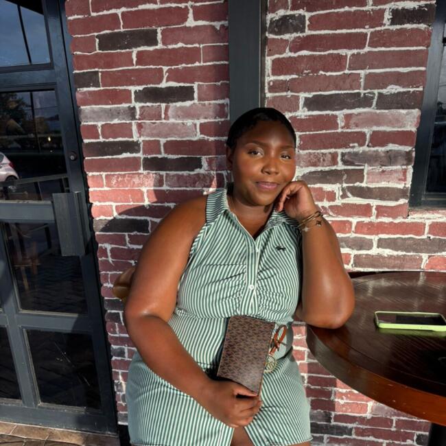 Babysitter in Portmore: Krystal