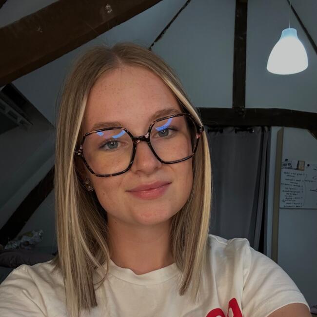 Babysitter in Thuin: Elise