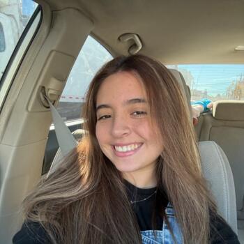 Baby-sitter in Newark: Anna Laura