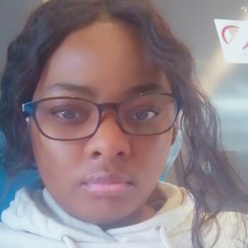 Nanny in Tours: Ashley