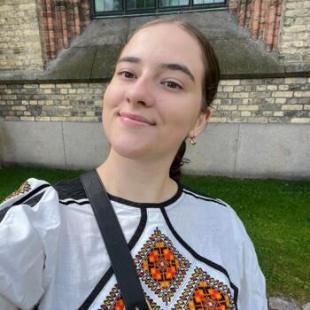 Barnvakt i Oskarström: Oksana
