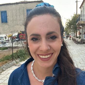 Babysitter στην περιοχή Γαλάτσι: Καλλιόπη