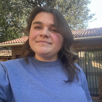 Babysitter in Pyla: Valentina