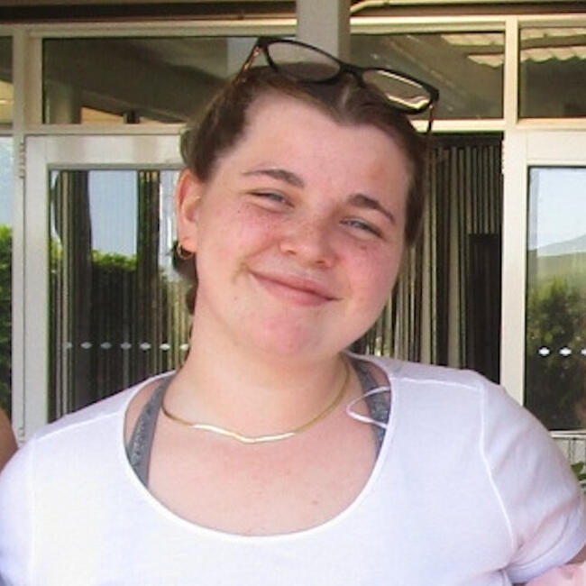 Babysitter in Sydney: Bek