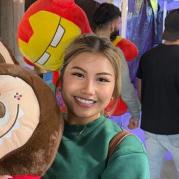 Baby-sitter in North Vancouver: Ralandria