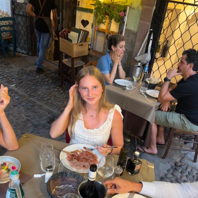 Oppas in Nieuw-Vennep: Evi