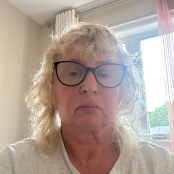 Baby-sitter in Richmond Hill: Ynna