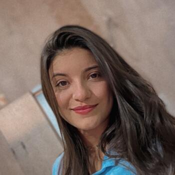 Babysitter in London: Deisiane Faria