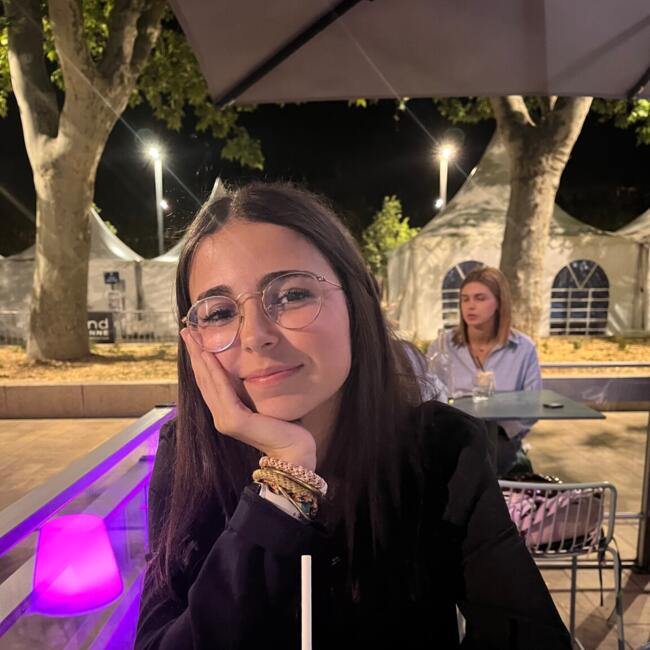 Babysitter in Sallèles-d'Aude: Emy