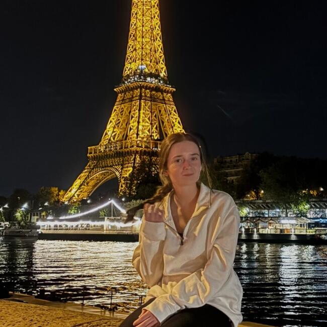 Babysitter in Saint-Nazaire: Ambre