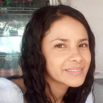 Babysitter in Cartago: Leidy