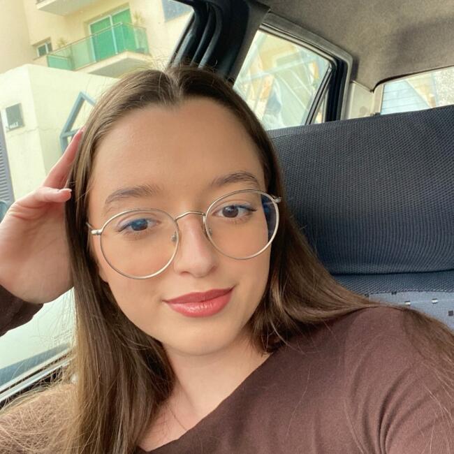 Babysitter em Funchal: Maria