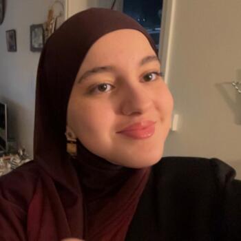 Babysitter in Saint-Quentin: Laeila