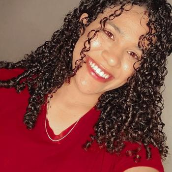 Agência de babá em Aparecida de Goiânia: Tia Grasi