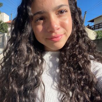 Babysitter in Bombinhas: Acsa Nina