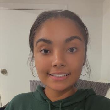 Babysitter in Toronto: RHIANNA