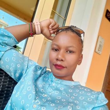 Nanny in Doha: Pauline