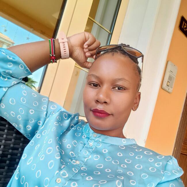 مربية أطفال في الدوحة: Pauline