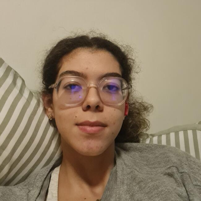 Babysitter in Nottingham: Zina