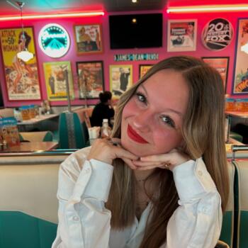 Babysitter in Aubergenville: Loane