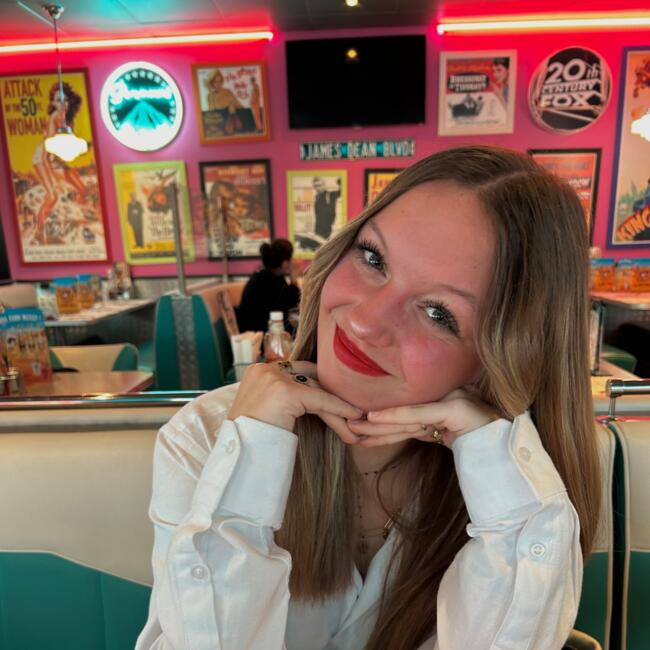 Babysitter in Aubergenville: Loane