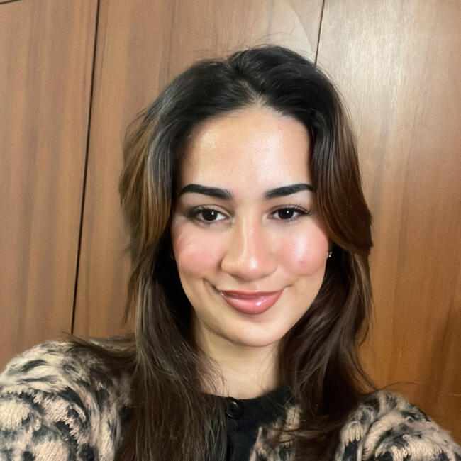 Babysitter in Istanbul: Hajar