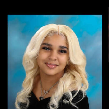 Babysitter Houston: Mia