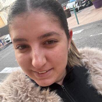 Babysitter in Menton: Maïa