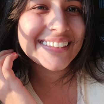 Babysitter Ahmedabad: Karina