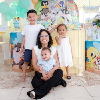 Emprego de babá em Curitiba: emprego de babá Anny