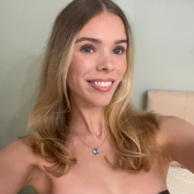 Babysitter in Perth: Mia