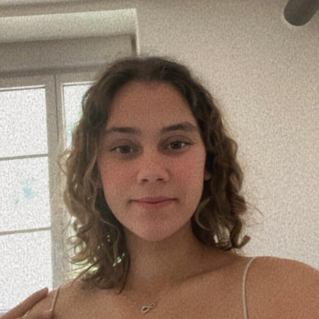 Babysitter Job in Bellikon: Kenza