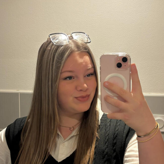 Babysitter in Magnet: Manon