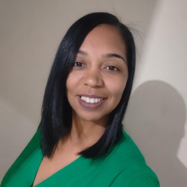 Babysitter in Belford Roxo: Lia