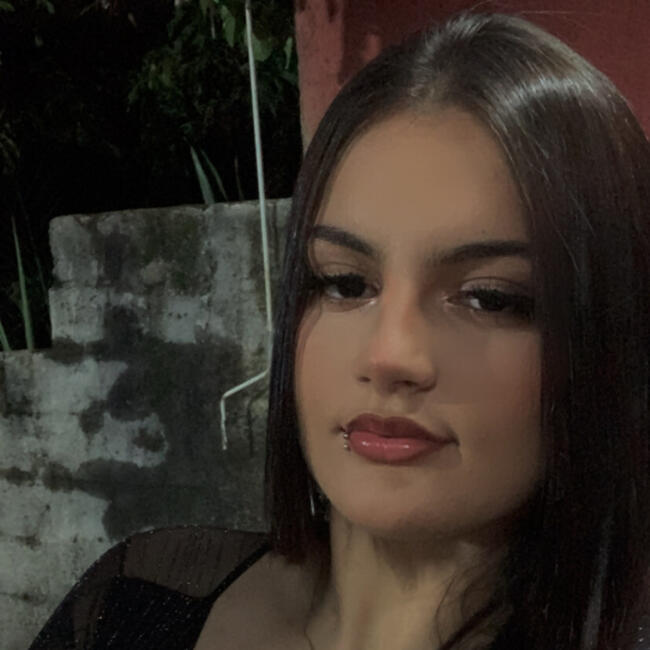 Babá em Betim: Geovanna