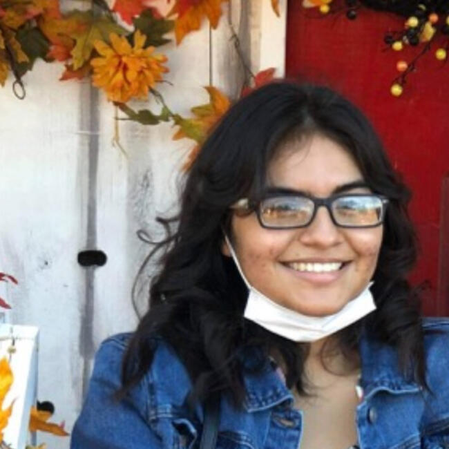 Babysitter in Chicago: Veronica