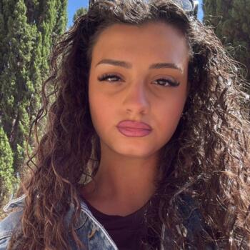 Babysitter in Bari: Eléna